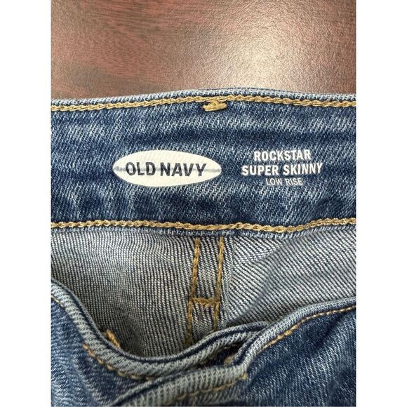 Old Navy Rockstar Low Rise Super Skinny Distressed Jeans Size 8 - Picture 5 of 9